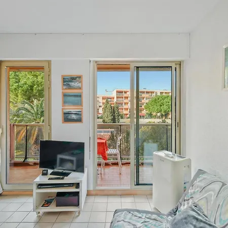 Apartment In With Swimming Pool And Balcony