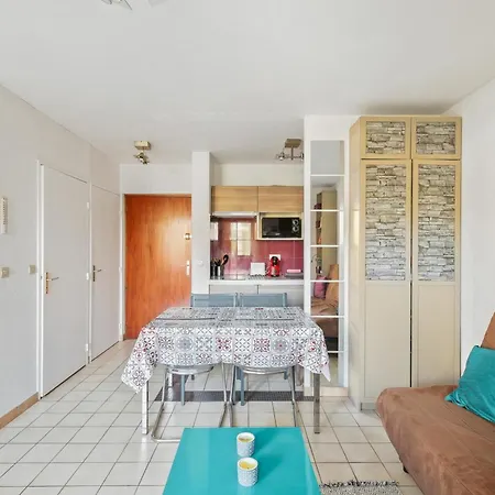 In With Swimming Pool And Balcony *