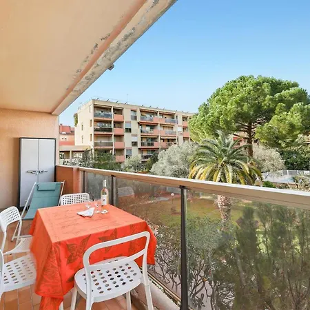 Apartment In With Swimming Pool And Balcony Hyeres