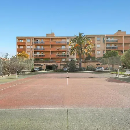 In With Swimming Pool And Balcony דירה הייר